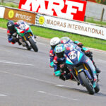 Sarthak Chavan (75) on way to winning the Super Sport 301-400cc race (Aug 15)